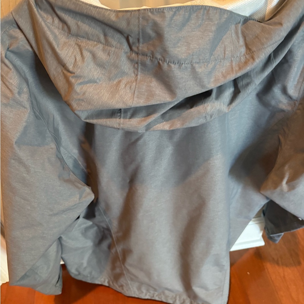 The North Face Rain Jacket - Picture 3 of 4